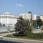 Продам 2-х комнатную квартиру в Центре Луганска