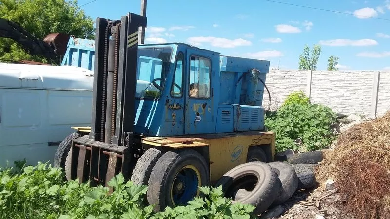 Продам погрузчик Львовский (5 тонн)