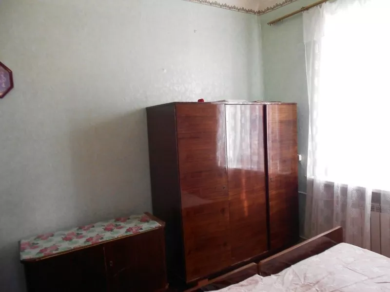 3-комнатную. Сталинка Продам в связи с выездом из Луганска квартиру 2