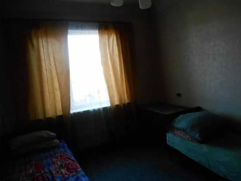 3-комнатную. Сталинка Продам в связи с выездом из Луганска квартиру 4