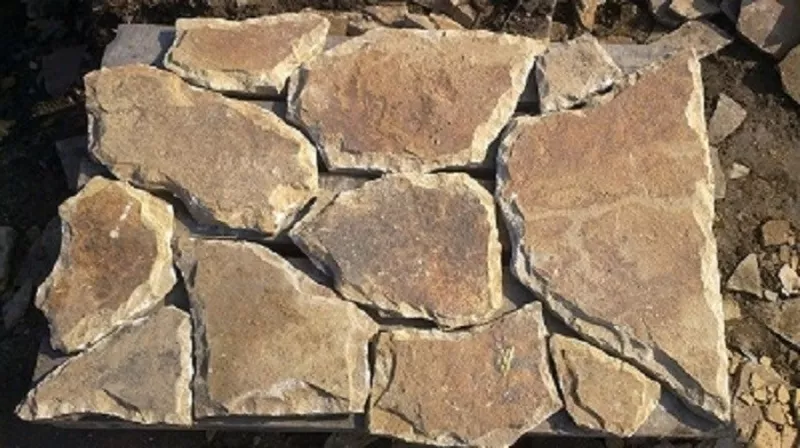   Камень песчаник  со сколом  3